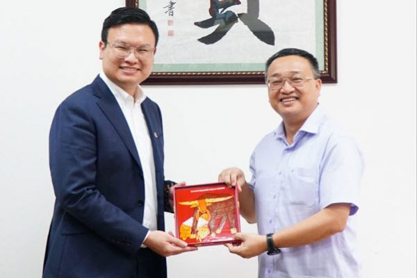 Tăng cường hợp tác với công ty Regina Miracle Việt Nam