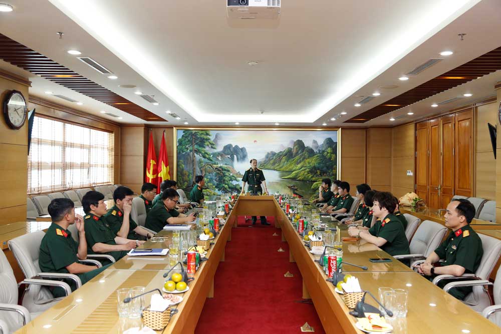 Đoàn công tác y bác sĩ Bệnh viện Trung ương Quân đội 108 lên đường thực hiện nhiệm vụ tại đảo Song Tử Tây