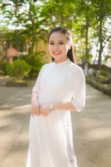 Gặp nữ MC tài năng trường F