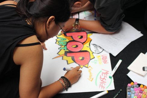 15 đội bước vào vòng 1 cuộc thi Graphic design Competitio
