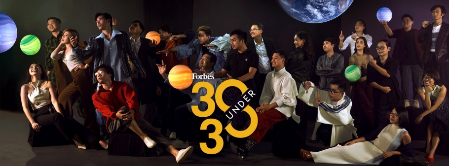 Cựu sinh viên Đại học FPT được Forbes Việt Nam vinh danh cùng cầu thủ bóng đá Quang Hải
