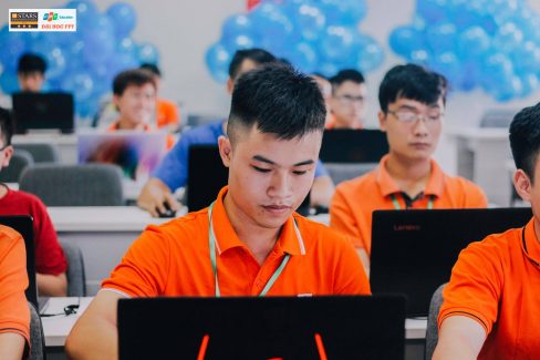 4 tiêu chí giúp ĐH FPT trở thành trường công nghệ đạt chuẩn quốc tế