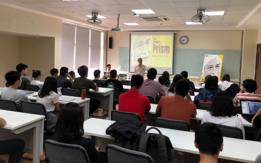 Khám phá “lăng kính” cùng sinh viên Đại học FPT