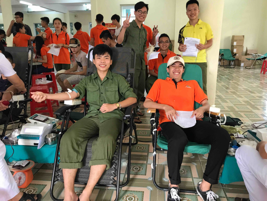 ĐH FPT nhận giấy khen trong hoạt động hiến máu tình nguyện