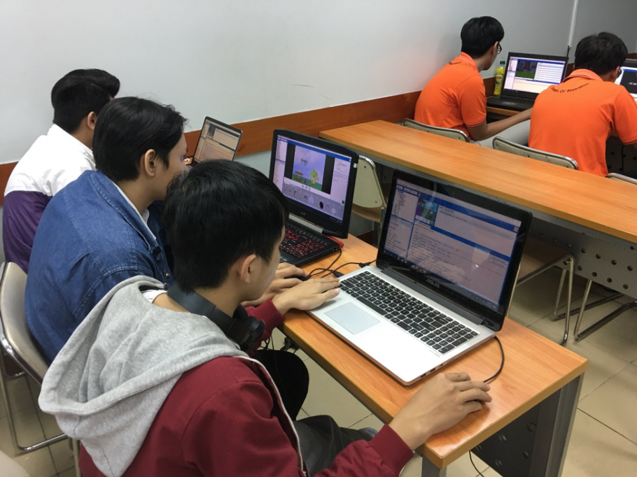 CLB F-Code tổ chức Alice Programming Contest mùa đầu tiên