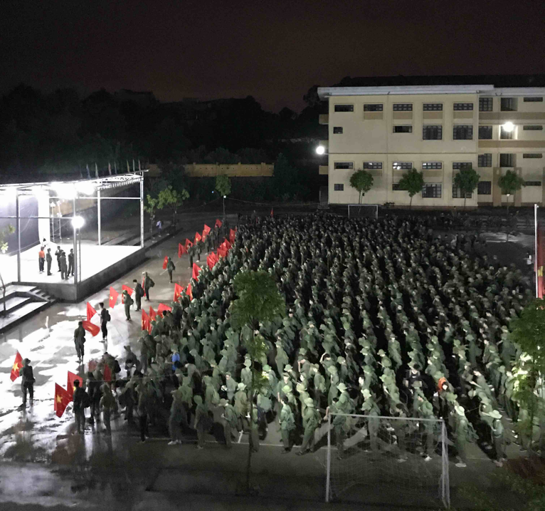 “Tân binh” ĐH FPT đón bình minh trên đồi Thằn Lằn