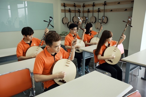Trường đại học dạy sinh viên học hát ca trù, đánh đàn dân tộc