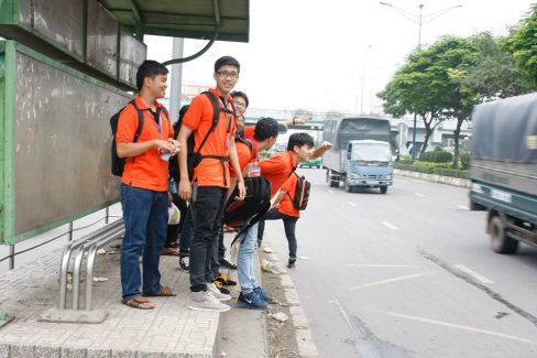 Sinh viên FPT nâng cao kỹ năng mềm qua Bus Stop 2016
