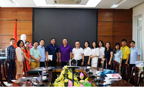 Tích cực phối hợp với Trung tâm Thông tin – Thư viện ĐHQGHN đẩy nhanh chuyển đổi số học liệu và phát triển văn hóa đọc tại ULIS