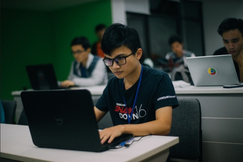 Sinh viên ĐH FPT tranh tài tại Code Battle 2017