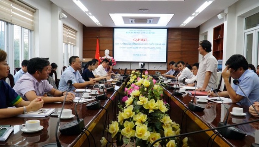Gặp mặt Ban Tuyên giáo Đảng ủy Đại học Quốc gia Hà Nội khóa V (nhiệm kỳ 2015-2020) và khóa VI (nhiệm kỳ 2020-2025)