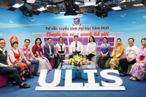 Livestream Tư vấn TSĐH 2021: Chuyến tàu vòng quanh thế giới cùng ULIS