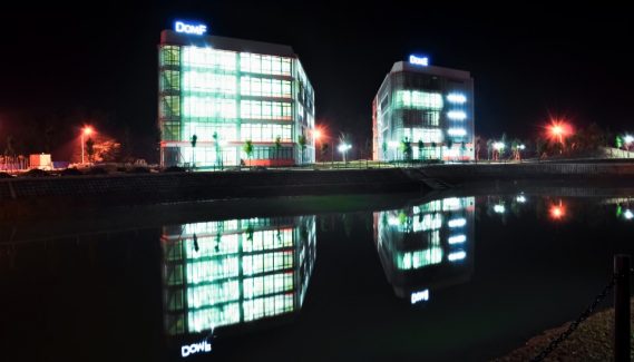Đêm muộn ở Hoà Lạc