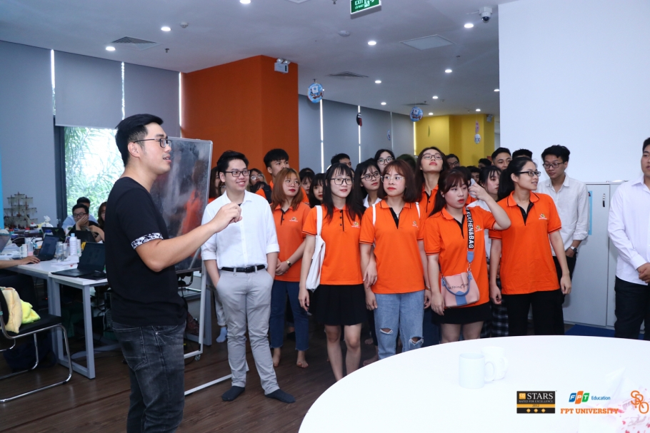 Trải nghiệm EWAY tour cùng sinh viên Đại học FPT