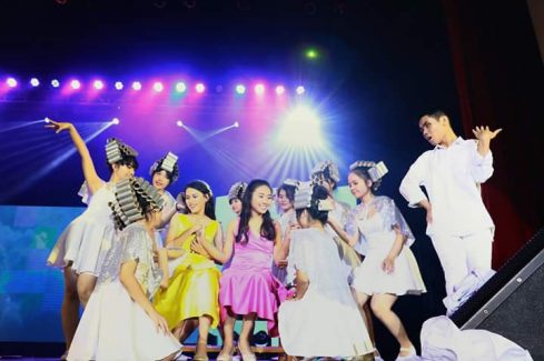 Đại học FPT đồng hành cùng English Performance 2017