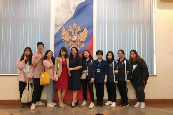Sinh viên Khoa NN&VH Nga gặt hái giải thưởng tại Cuộc thi Olympic tiếng Nga 2021