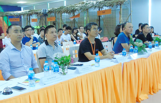 Quán quân FPT Edu Hackathon 2018 gọi tên V-Team và SHS