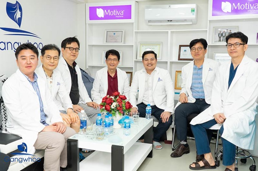 Nâng Cung Chân Mày Có Sẹo Không?