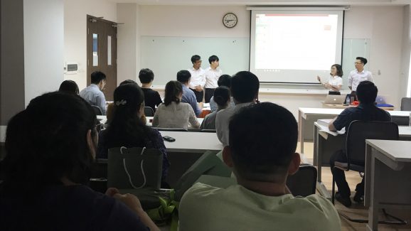 Nhóm sinh viên ĐH FPT hiến kế giúp doanh nghiệp vượt qua khủng hoảng
