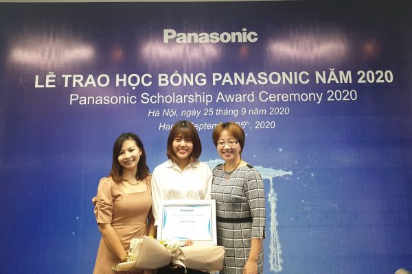 Sinh viên ULIS được nhận học bổng trị giá 30 triệu đồng của Panasonic