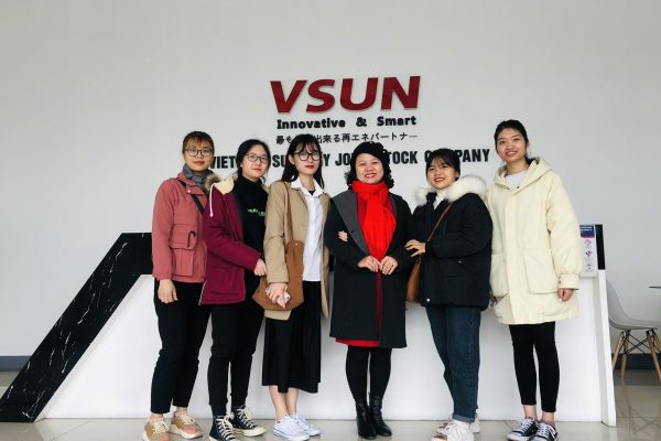 Sinh viên ULIS tham quan và thực tập tại Công ty VSUN 