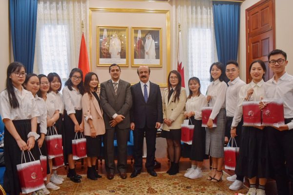 Đại sứ quán Qatar trao tặng học bổng với tổng trị giá 120 triệu cho sinh viên Bộ môn NN&VH Ả Rập