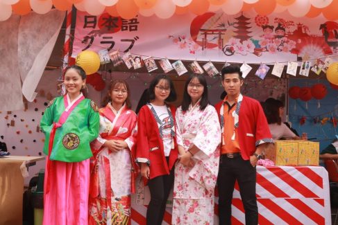 Sôi động ngày hội Open Day và đêm nhạc Chào người lạ