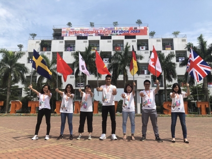 Sinh viên Đại học FPT nôn nóng tới ngày hội việc làm 2019