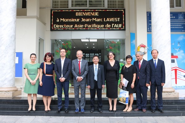 Giám đốc khu vực Châu Á-Thái Bình Dương, Tổ chức Đại học Pháp ngữ (AUF) đến thăm Trường Đại học Ngoại ngữ