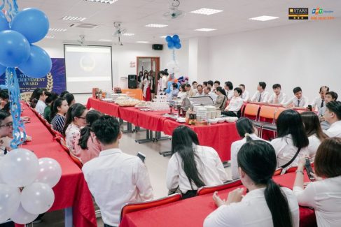 Cô nàng ngành Ngôn ngữ Nhật trở thành Cóc Vàng kì Fall 2018
