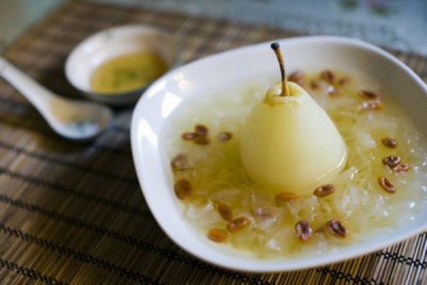 Quả lê chưng bối mẫu đường phèn rất tốt cho người viêm phế quản.