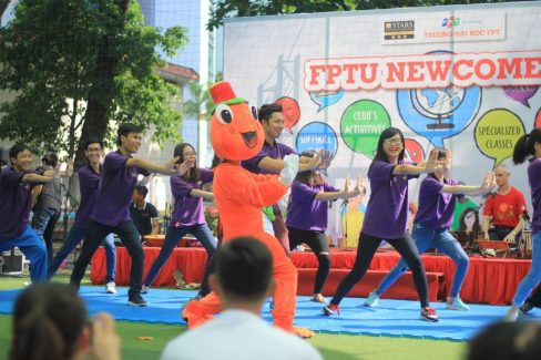Sinh viên Đại học FPT “cháy” hết mình trong FPTU New Comers
