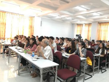 Sinh viên Ngoại Giao tìm hiểu về “Nền công nghiệp sáng tạo nghệ thuật”