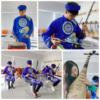 Sinh viên Đại học FPT xúng xính trong trang phục truyền thống thi hết môn