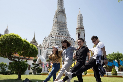 Tuổi trẻ đâu chỉ có học, đôi khi cần “xách nhau” đi chơi xa như thế này