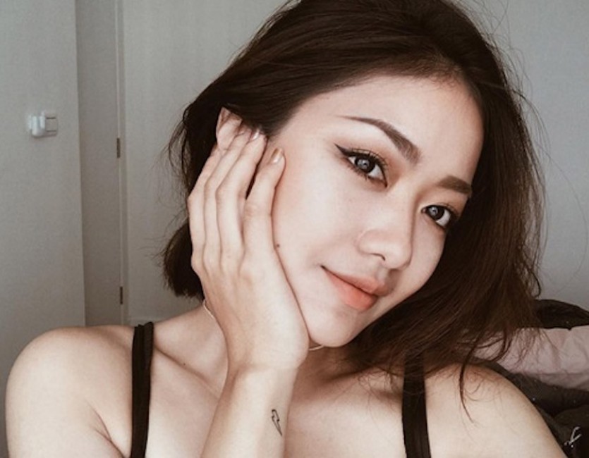 phun mí mắt mèo