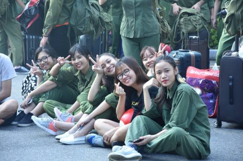 Tân binh K13 ngày đầu nhập ngũ