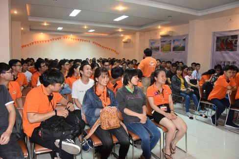 Hơn 200 tân sinh viên hào hứng bước vào tuần lễ định hướng
