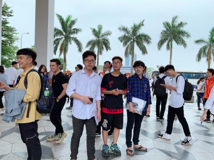 Muôn màu cảm xúc của thí sinh khi chinh phục đề Toán IQ ĐH FPT