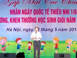 Vui tết thiếu nhi với con em cán bộ, công nhân viên Bệnh viện Trung ương Quân đội 108