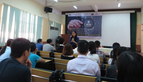 Sinh viên khối Kinh tế gây ấn tượng với Công ty chứng khoán FPT