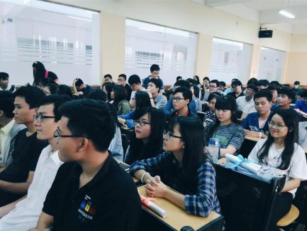 Quỳnh Như, Duy Phúc đạt danh hiệu Cóc Vàng Học kỳ Spring 2016