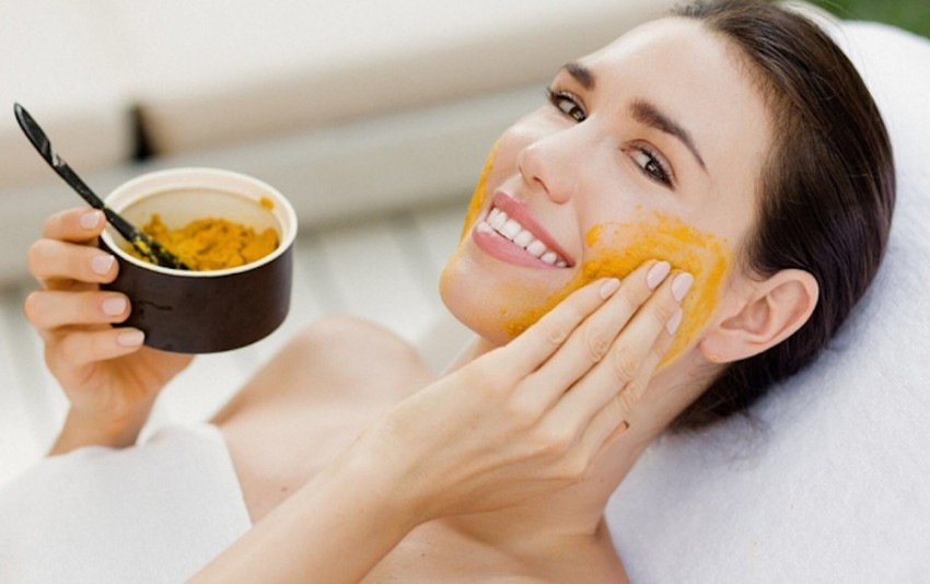 Trị mụn bằng nghệ tươi