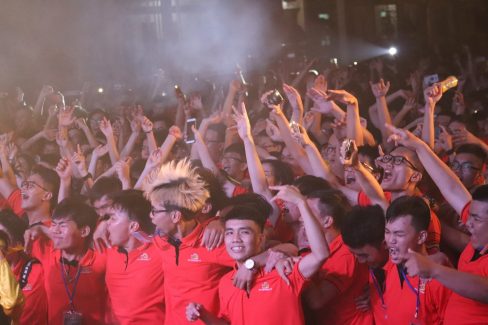 Đêm Trung Thu đáng nhớ của K14 trong ngày đầu tiên “Nhập ngũ”