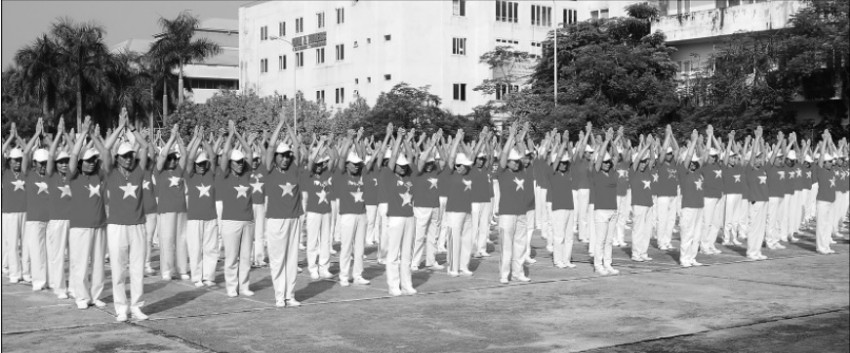 Đồng diễn dưỡng sinh kinh lạc.