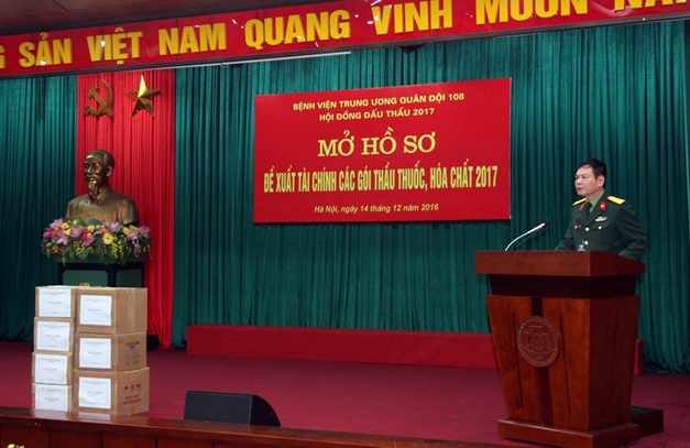 Mở hồ sơ đề xuất tài chính các gói thầu thuốc, hóa chất năm 2017