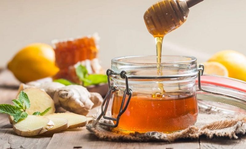 Bỏ túi cách trị thâm môi bằng mật ong đơn giản mà hiệu quả