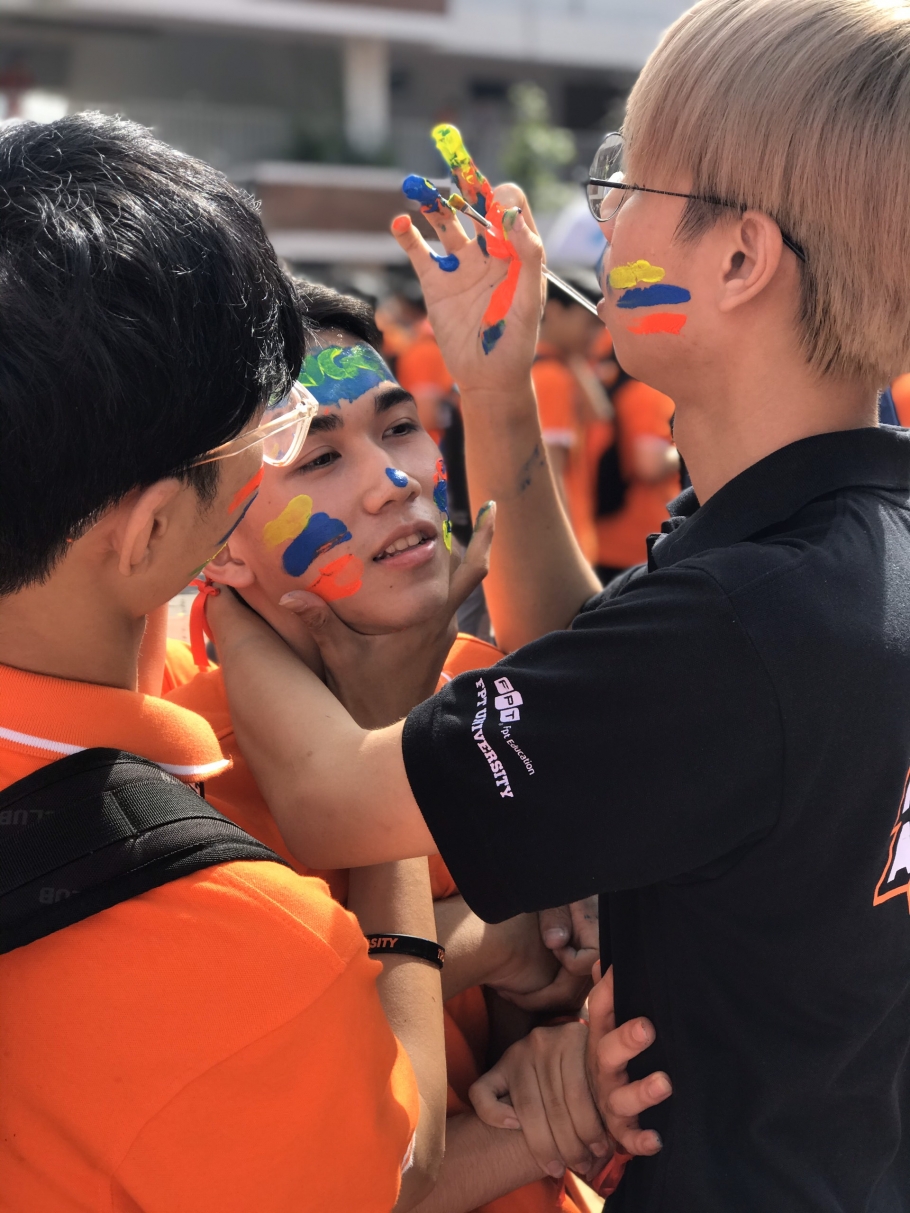 Sôi động và rực rỡ sắc màu với F-Camp 2020 tại ĐH FPT Tp.HCM