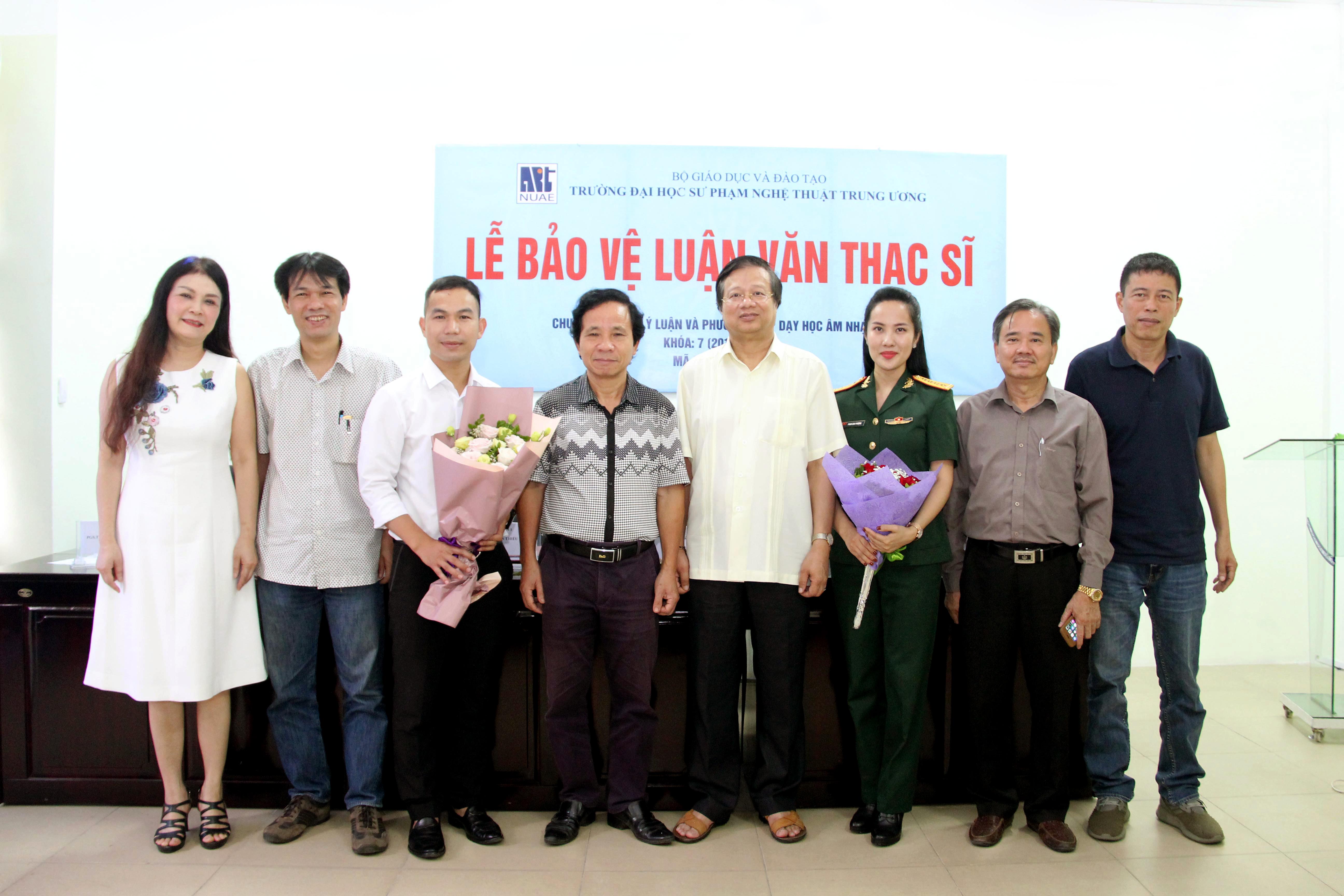 Lễ bảo vệ luận văn của hai học viên Phạm Xuân Danh (k4) và Phan Thị Phượng (k7) - Chuyên ngành Lý luận và Phương pháp Dạy học Âm nhạc