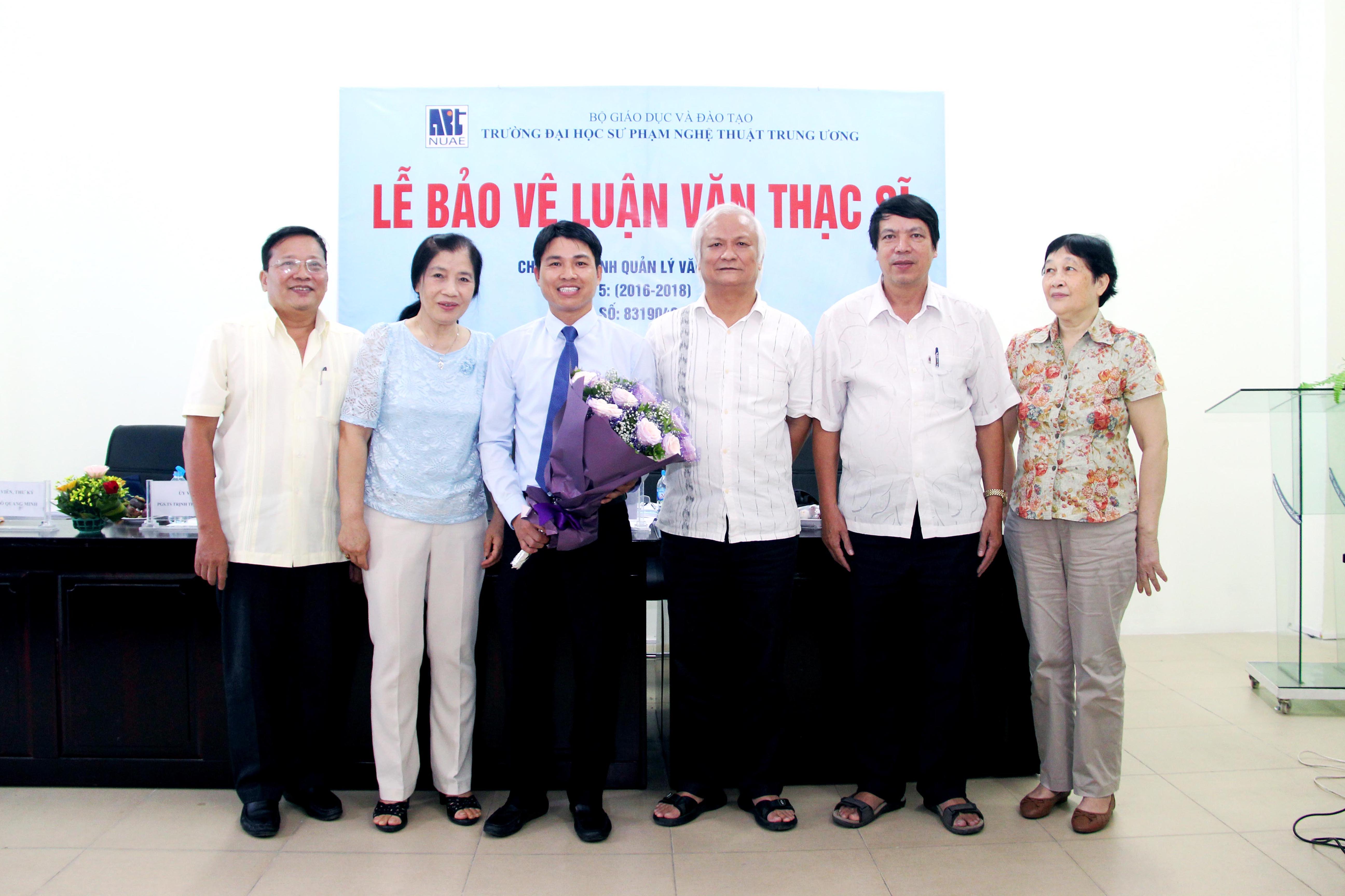 Lễ bảo vệ luận văn của học viên Nguyễn Văn Trinh, khóa 5 -  Chuyên ngành Quản lý Văn hóa